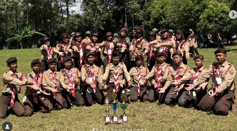 PRAMUKA MTsN 7 KUNINGAN BORONG PIALA DI PERMATAKU 1