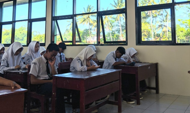 MANFAATKAN ONEX, MTSN 7 KUNINGAN WUJUDKAN ASESMEN EFISIEN DAN RAMAH LINGKUNGAN