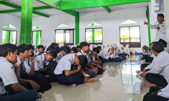 TANGIS HARU IRINGI KELULUSAN 100 PERSEN SISWA MTSN 7 KUNINGAN